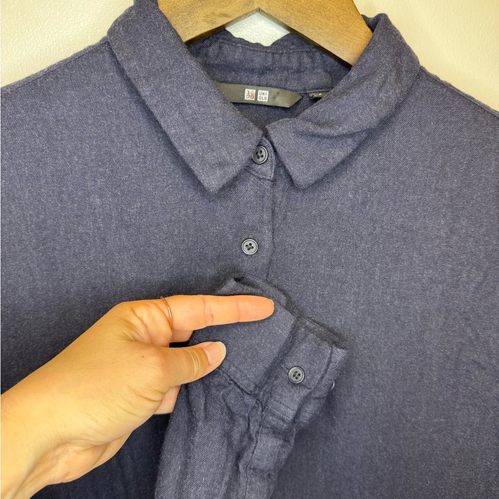 Uniqlo Super Soft Navy Blue Long-Sleeve Button-Up Shirt Size Small - Picture 3 of 9